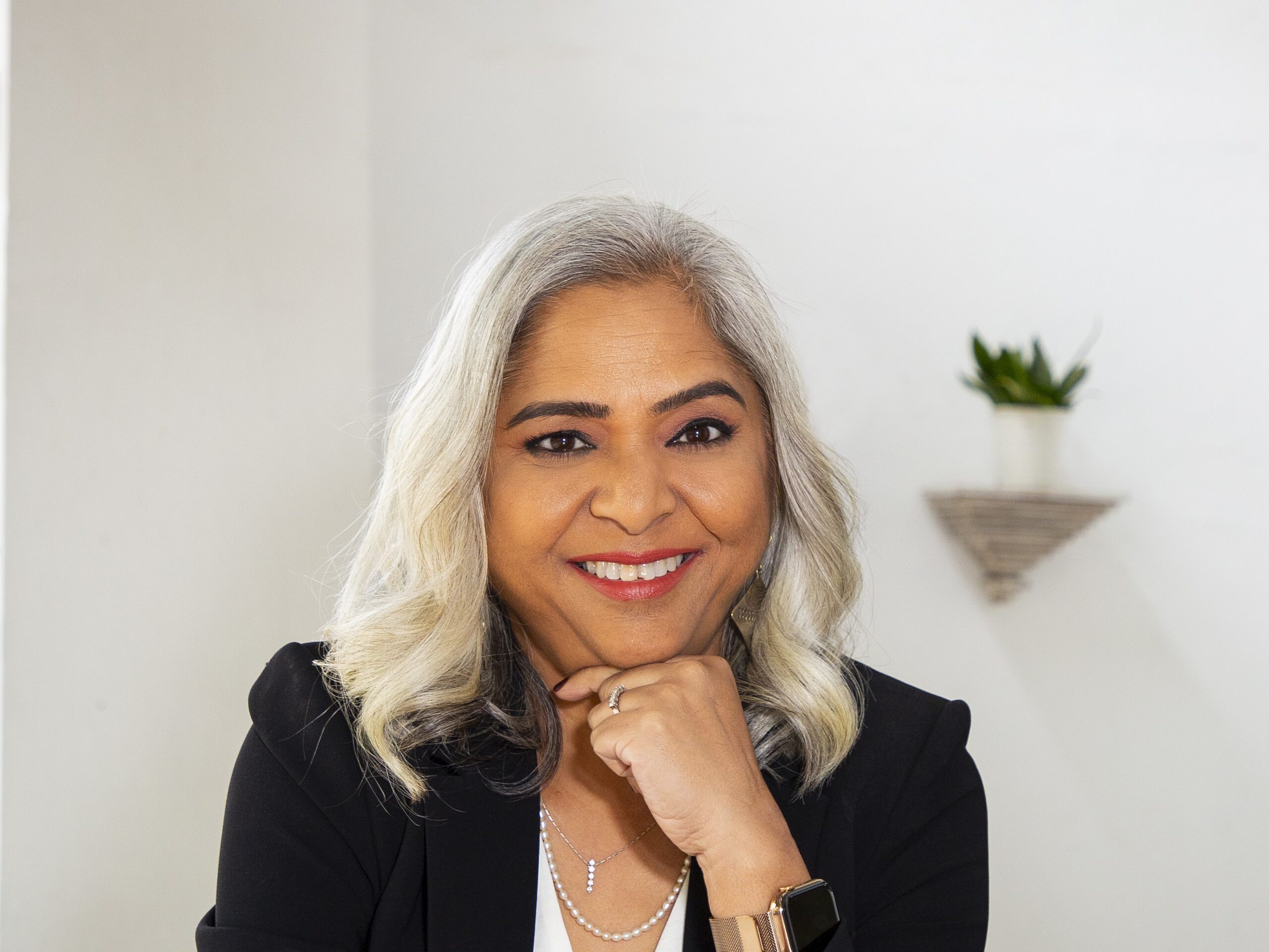 Navigating Cross-Cultural Leadership with Emotional Intelligence and Adaptive Coaching