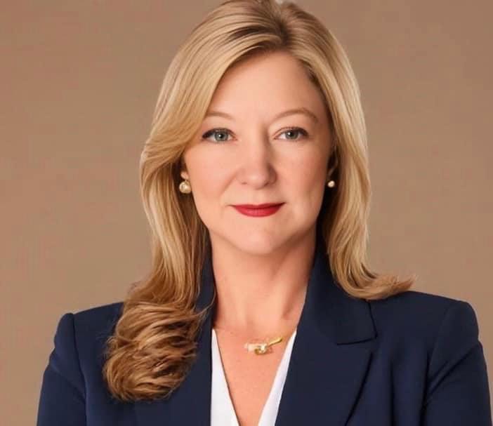 The Global Voice: How Gloria Starr Is Transforming Leadership Through Communication Mastery