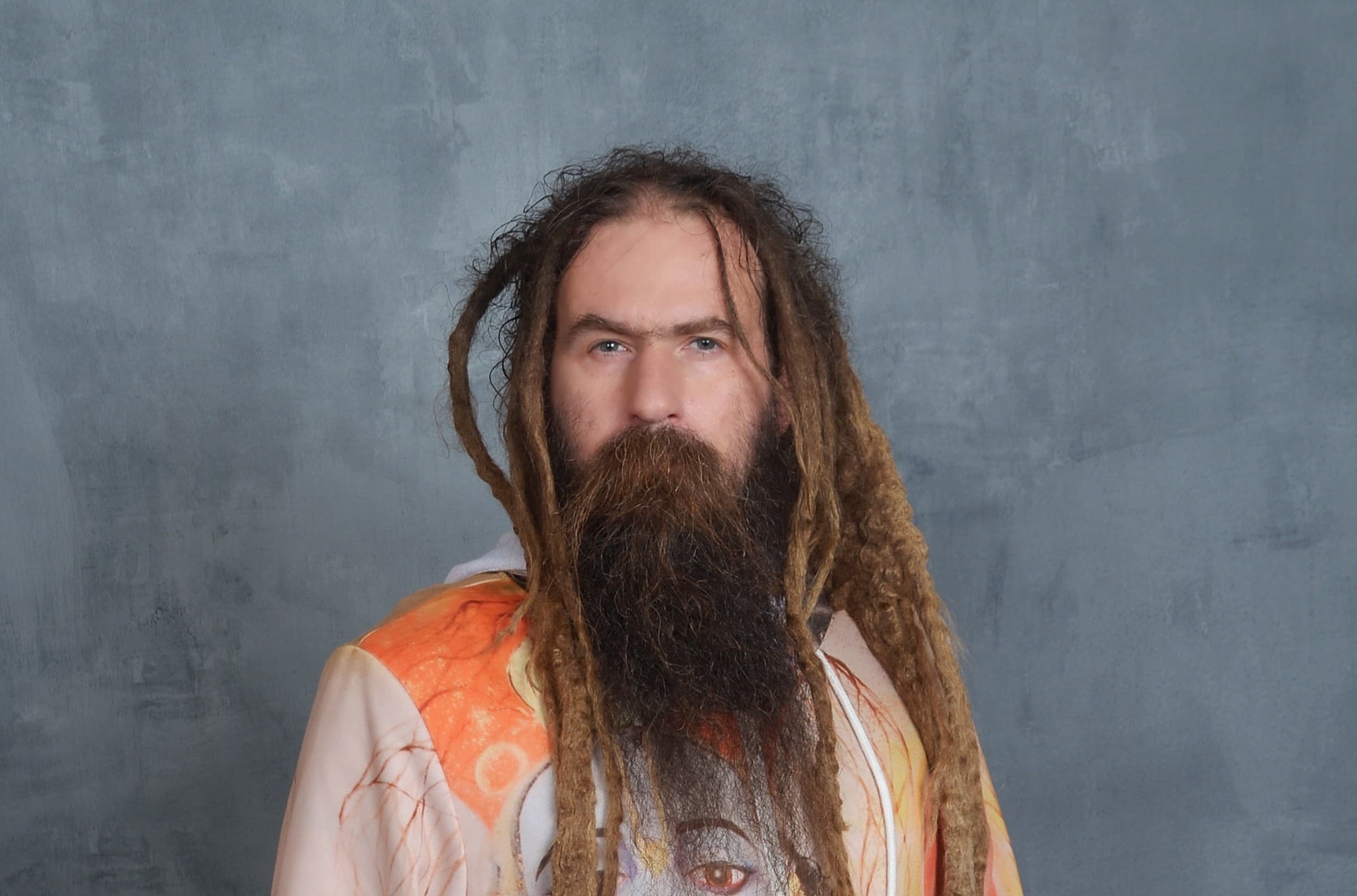 FROM CHILDHOOD DREAMS TO COSMIC VISIONS: THE AWAKENING OF AN ARTIST